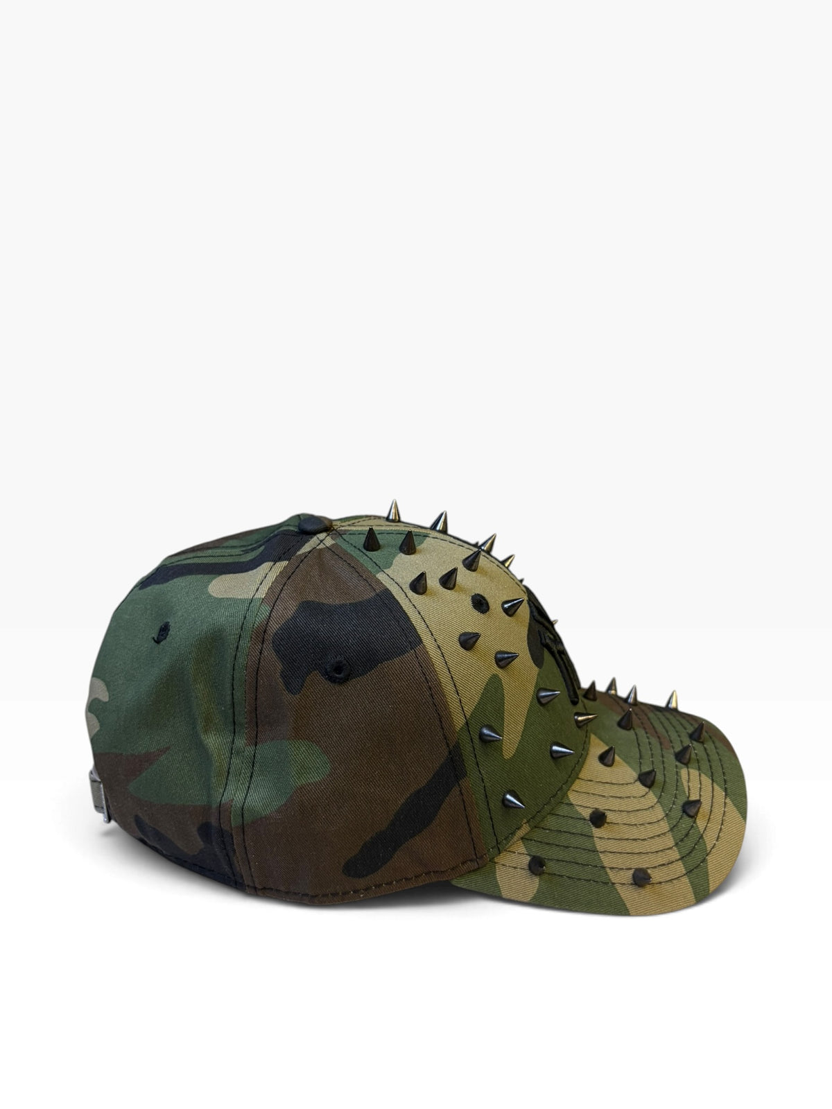 New era 9forty "StudsHelmet"