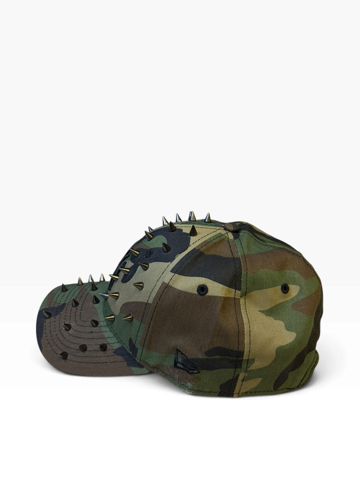 New era 9forty "StudsHelmet"
